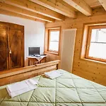 Diffuso - Cjasa Ustin-5 By Interhome דירה